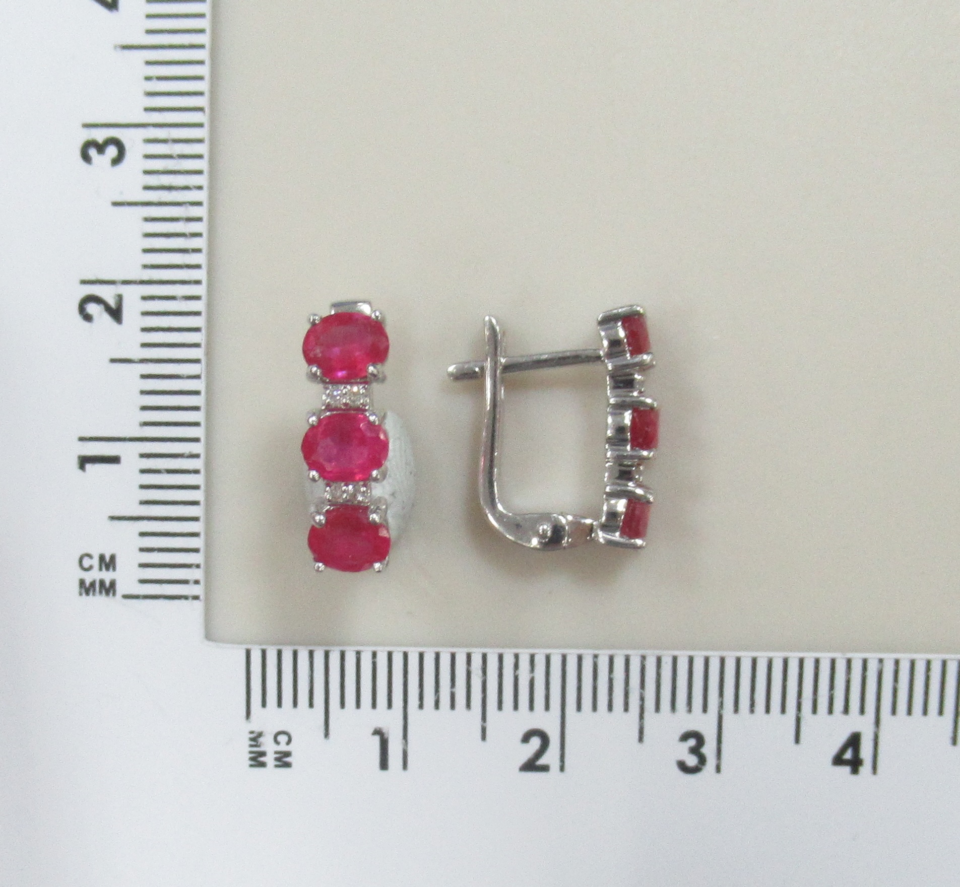 Серебряные серьги с рубинами